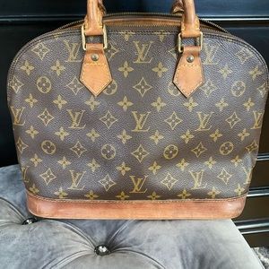 Authentic vintage Louis Vuitton Alma PM